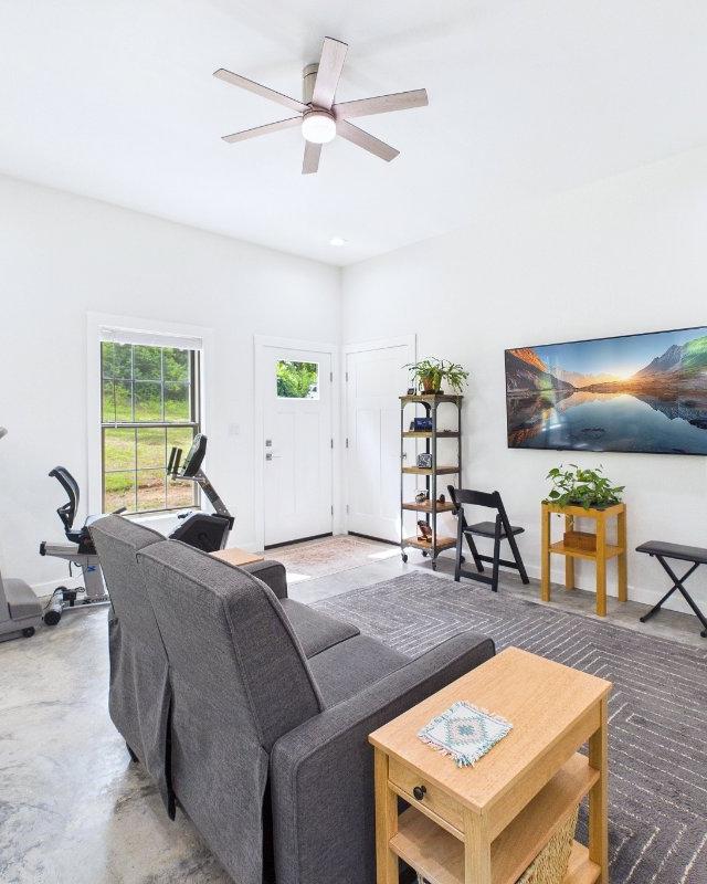 METAL GARAGE / TINY HOME
